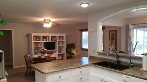 Fridge, microwave, oven, stovetop - Sonnet Sunshine Retreat - Your Home Base in Sunny Sun City West! (Sun City West)