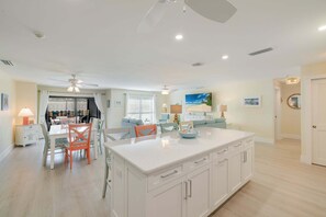Dining - Blind Pass Condos at Bowman's Beach E106 on beautiful Sanibel Island (Sanibel)