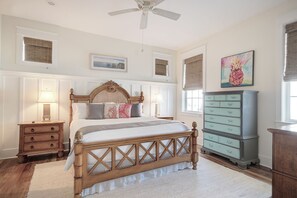 4 bedrooms, desk, iron/ironing board, free WiFi - PRIVATE HEATED POOL/GOLF CART/ICE MAKER/BEACH CHAIRS & UMBRELLAS/PARKING 6 CARS (Santa Rosa Beach)