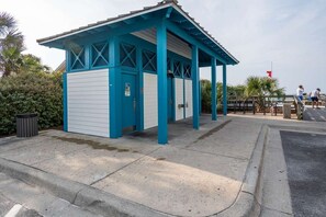 Exterior - PRIVATE HEATED POOL/GOLF CART/ICE MAKER/BEACH CHAIRS & UMBRELLAS/PARKING 6 CARS (Santa Rosa Beach)
