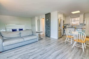 TV - Sunset Studio at Beach And Tennis Unit 5706 (Bonita Springs)