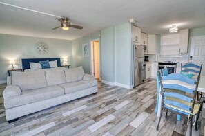 TV - Sunset Studio at Beach And Tennis Unit 5706 (Bonita Springs)