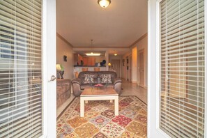 TV - Base Camp - Unit 1305 - Mountain View Condos - FREE Attraction Ticket with EACH night Stay Including Dollywood (Pigeon Forge)