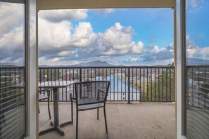 Outdoor dining - Base Camp - Unit 1305 - Mountain View Condos - FREE Attraction Ticket with EACH night Stay Including Dollywood (Pigeon Forge)