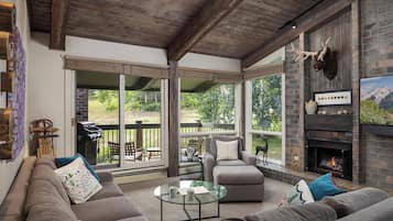 Flat-screen TV, fireplace