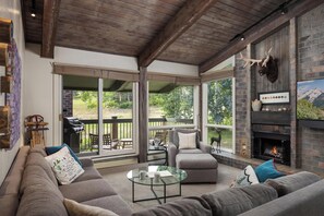 Flat-screen TV, fireplace