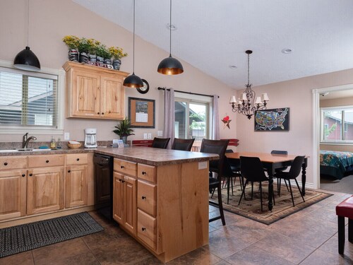Spacious 6 Br Townhome Near Ski Hill Road