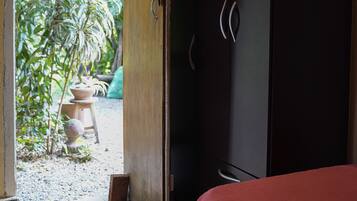 Single Room, 1 Single Bed, Non Smoking, Shared Bathroom | Free WiFi, bed sheets