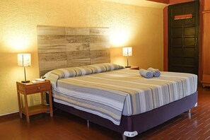 Dobbeltrom, 1 queensize-seng, ikke-røyk, delt bad | Wi-fi (inkludert) og sengetøy