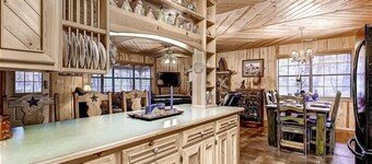 Nell's Getaway: 'Vacation in this Picturesque Cabin in the Woods!'