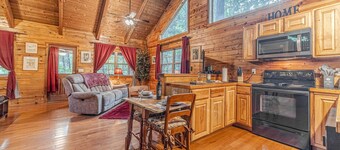 Romantic Getaway Cozy Cabin | 1BR 1BA | Hot Tub | Jacuzzi | Pet Friendly