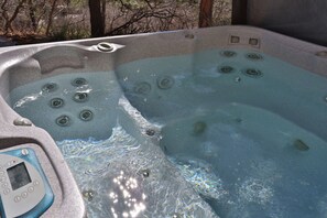 Outdoor spa tub - Resort located in the heart of Colorado Springs (Colorado Springs)