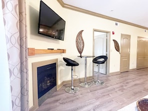 Interior - Sweet Drake - Unit 2103 - FREE Attraction Ticket with EACH night Stay Including Dollywood (Pigeon Forge)