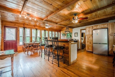 Creek & Garden Cottage | 2BR 2BA | Cedar Sauna | Hot Tub | Trout Fishing