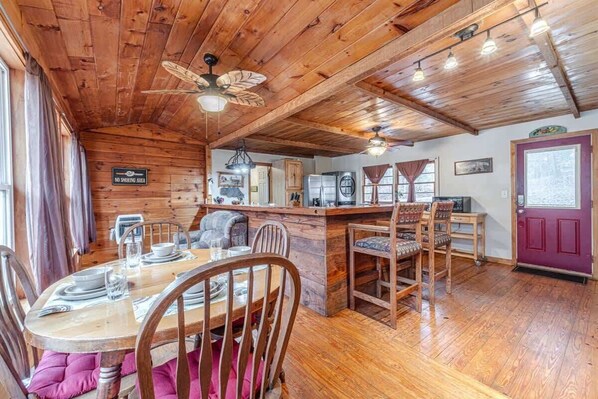 Dining - CREEK & GARDEN COTTAGE | CEDAR SAUNA | HOT TUB (Cleveland)