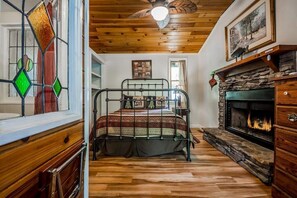 2 dormitorios, tabla de planchar con plancha, wifi y ropa de cama