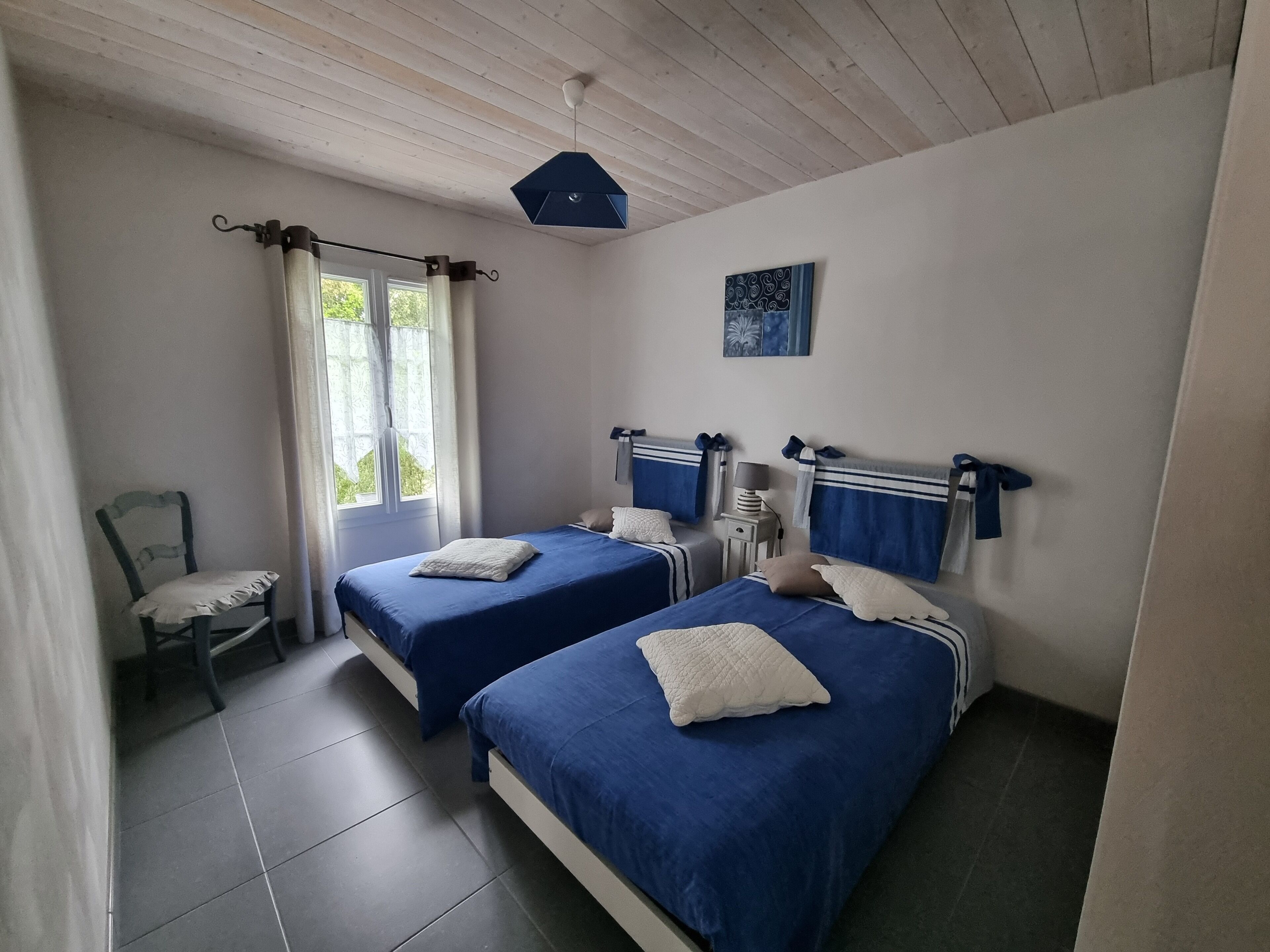 2 chambres, fer et planche à repasser, lit parapluie, Wi-Fi gratuit