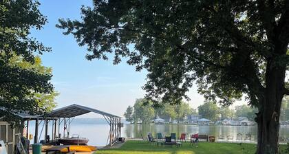 Amazing Waterfront Family Getaway with WiFi - on Orchard Island in Indian Lake
