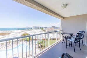 Property grounds - Wow!! Amazing view updated 5th fl bch front condo. Inc beach service  (Destin)