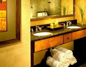 Bathtub, jetted bath, hair dryer, towels