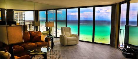 تلفزيون ذكي، ألعاب فيديو، مشغل دي في دي