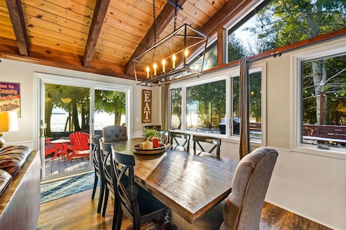 Tilava Lakefront Home minuutin päässä Sister Bay