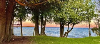 Private Lakefront Paradise | 200’ Shoreline • Boats, Games & Family Fun