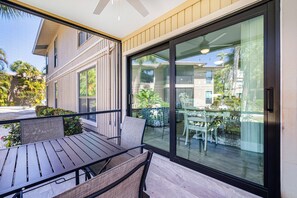Outdoor dining - Blind Pass Condos at Bowman's Beach C103 on beautiful Sanibel Island (Sanibel Island)