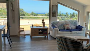 Televisión, libros y estéreo