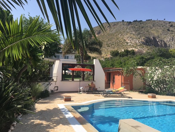 Udendørs pool