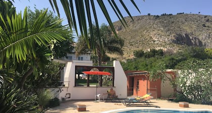 Appartement de la Villa Elloise avec piscine privée de luxe à Mondello
