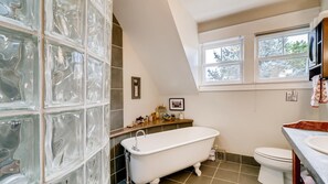 Combined shower/tub, hair dryer, towels, soap