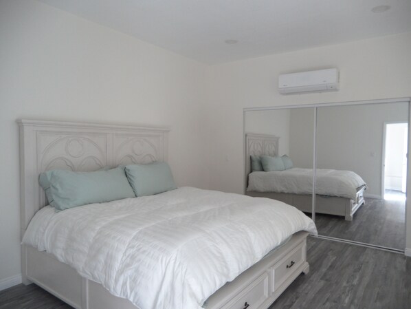 10 bedrooms, iron/ironing board, WiFi, bed sheets