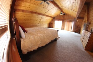 10 bedrooms, iron/ironing board, WiFi, bed sheets - Luxury Log Home Resort, 10 bedrooms on 22 Acres, surrounded by its own mountains (Frazier Park)