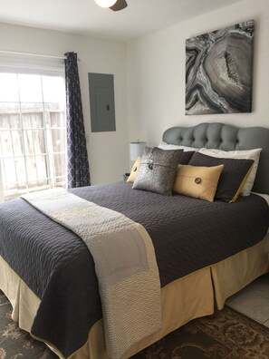 4 bedrooms, iron/ironing board, WiFi, bed sheets