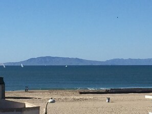 Beach - OCEAN BREEZE BEACH HOME (Oxnard)