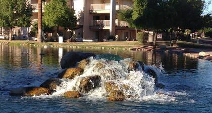 Lakefront Condo with Spectacular Views+Free WiFi