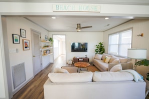 Smart TV, DVD player, books, stereo