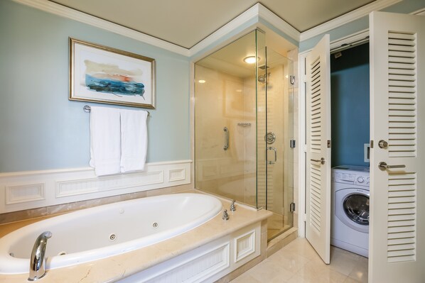 Bathtub, bidet, towels
