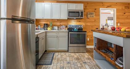 Creekside Cottage | 1BR,1BA | Pet Friendly, Hot Tub, Pool Table, Trout Fishing