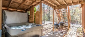 Creek Side Cottage | 1BR 1BA | Animaux acceptés | Bain à remous | Pêche à la truite