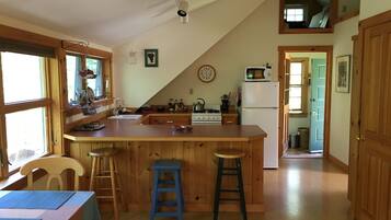 雪櫃、微波爐、焗爐、爐具