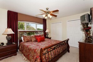 Villa familiare, camere multiple, idromassaggio, lato giardino | 7 camere, postazione laptop, ferro/asse da stiro, lenzuola