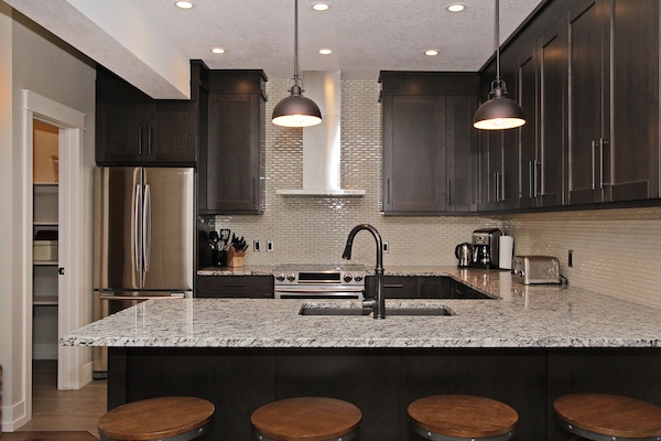 Refrigerador, microondas, horno, placa de cocina