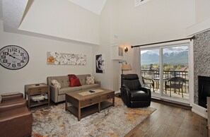 Smart TV, fireplace - Your Penthouse with a private rooftop new hot tub. (Canmore)