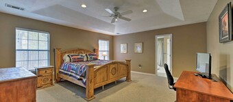 Cozy College Station Home w/ Patio and Fireplace