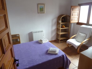 3 slaapkamers, een bureau, gratis wifi, beddengoed