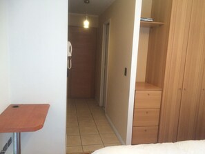 Comfort Apartment, 1 Double Bed, Accessible, Smoking | Room amenity - Depto Metro Santa Ana (Santiago)