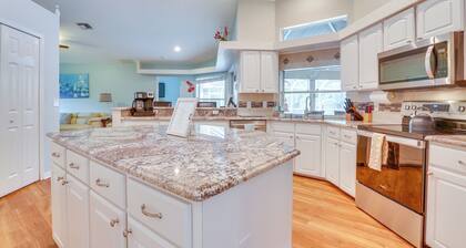 Private Fort Myers Escape w/ Screened Pool & Lanai