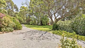 Cottage, 3 Bedrooms | Garden view